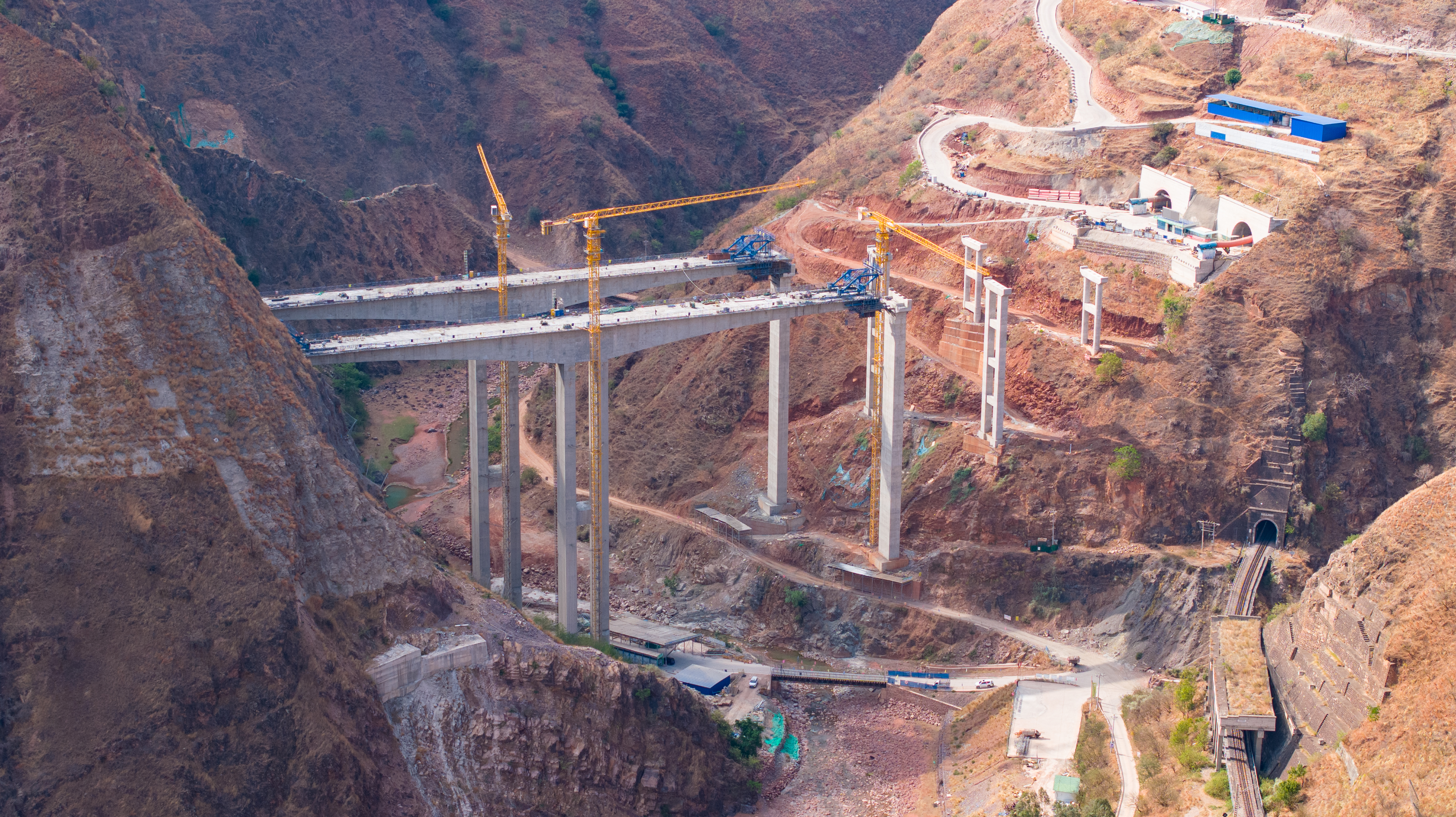 好消息！公路建設(shè)公司榮獲2024年度工程建設(shè)行業(yè)信息化典型案...